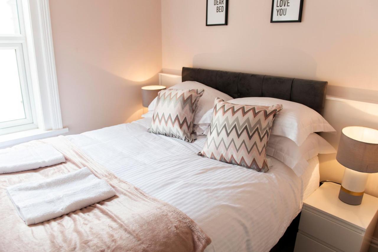 Charles Alexander Short Stay - Highcliffe Apartments Cleveleys Esterno foto