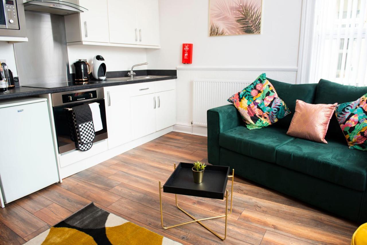 Charles Alexander Short Stay - Highcliffe Apartments Cleveleys Esterno foto