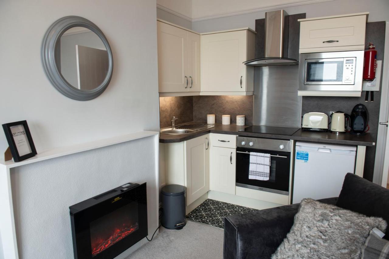 Charles Alexander Short Stay - Highcliffe Apartments Cleveleys Esterno foto