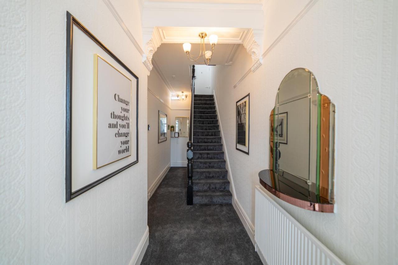 Charles Alexander Short Stay - Highcliffe Apartments Cleveleys Esterno foto