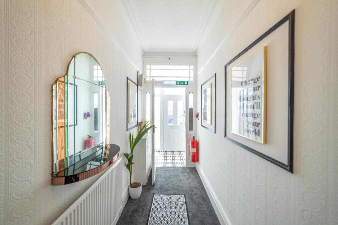 Charles Alexander Short Stay - Highcliffe Apartments Cleveleys Esterno foto