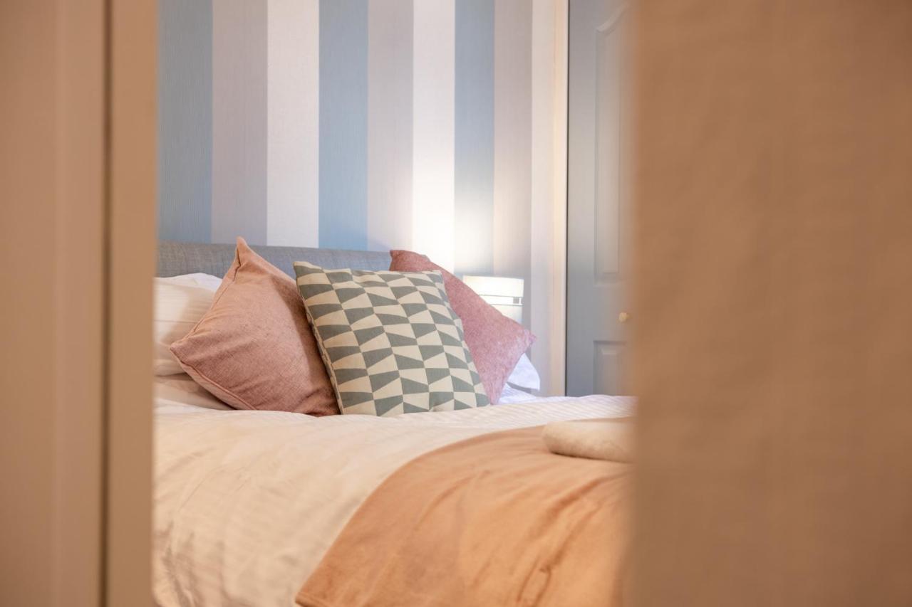Charles Alexander Short Stay - Highcliffe Apartments Cleveleys Esterno foto
